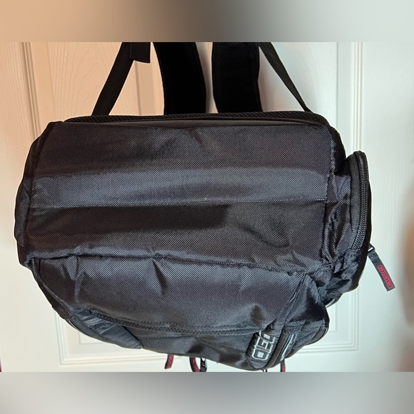 OGIO Renegade RSS Laptop Backpack Black EUC - Picture 10 of 16